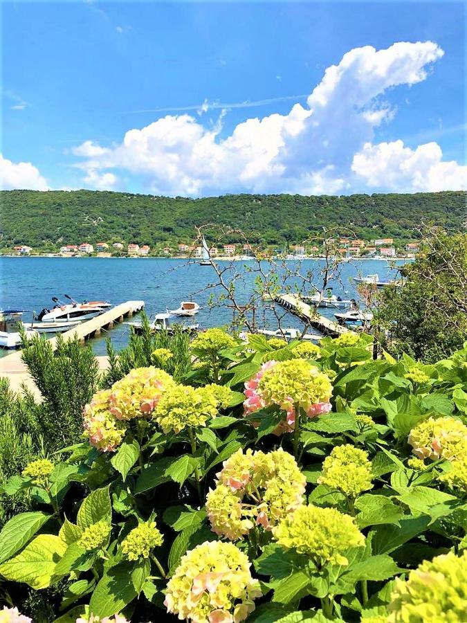 Apartments With Boat Mooring Marija Supetarska Draga Zewnętrze zdjęcie