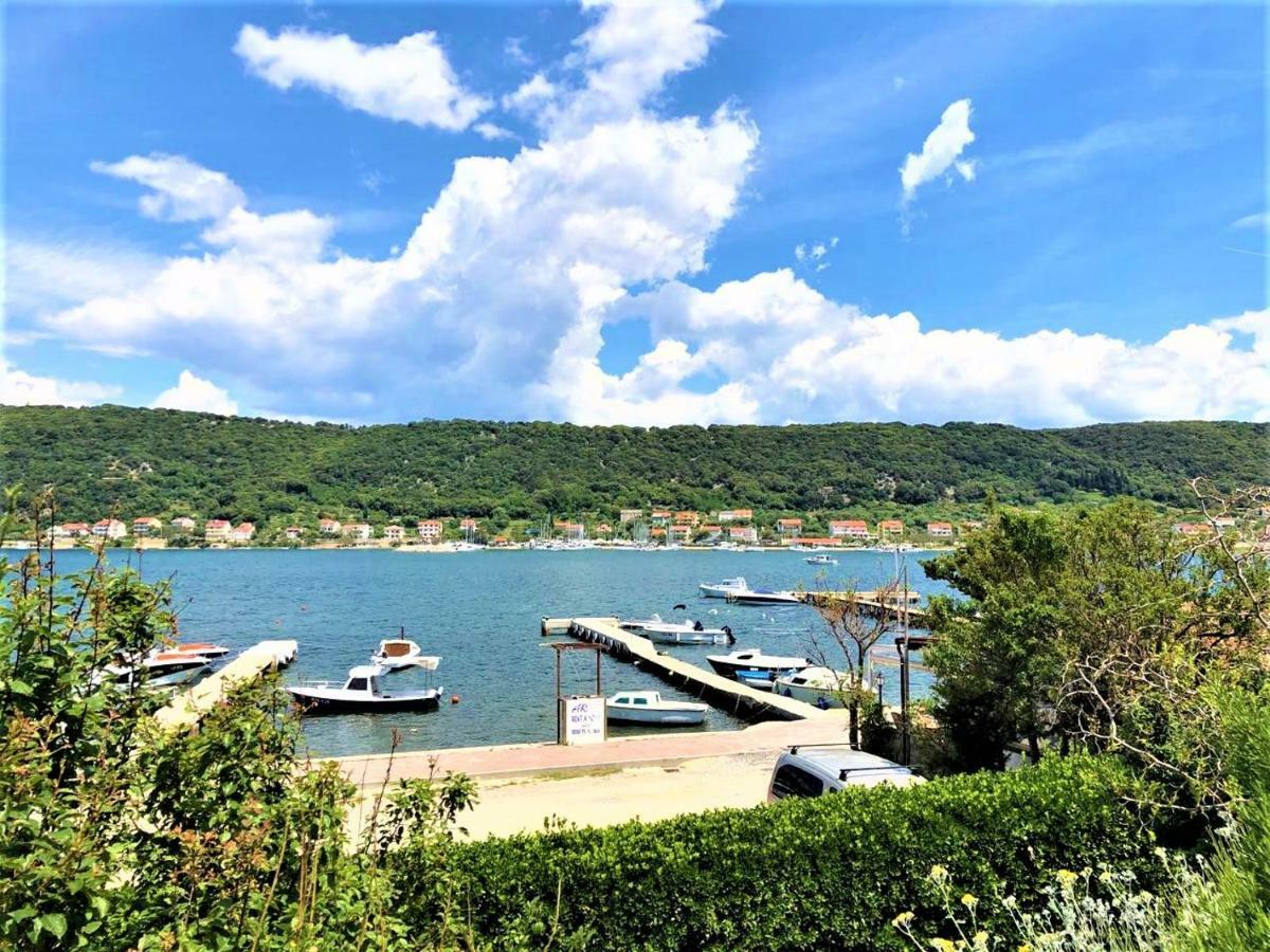 Apartments With Boat Mooring Marija Supetarska Draga Zewnętrze zdjęcie